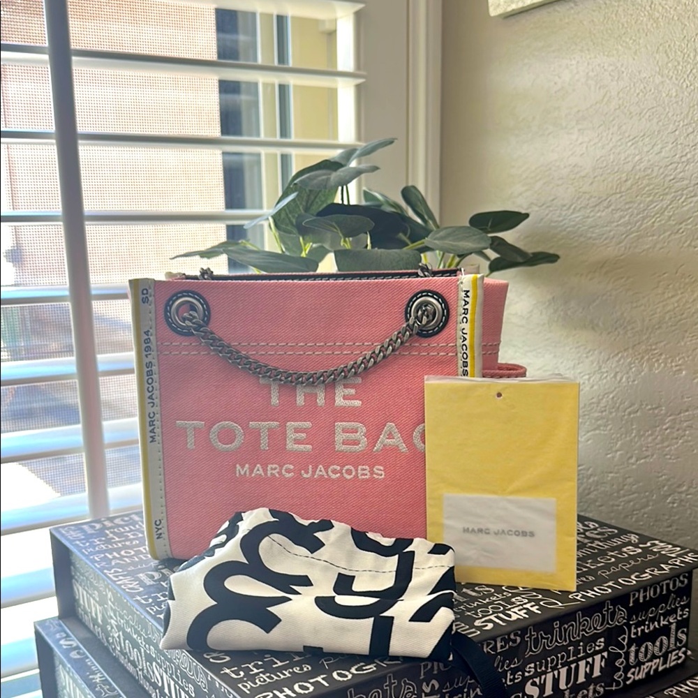 NWT Marc Jacobs The Tote mini tote.